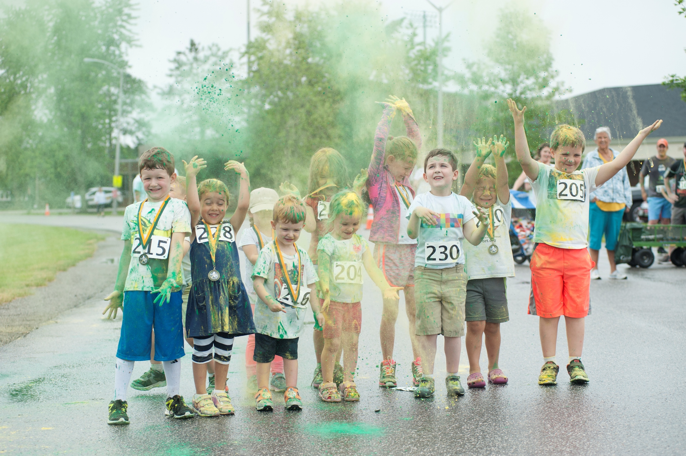 Kids attend the 2017 color run