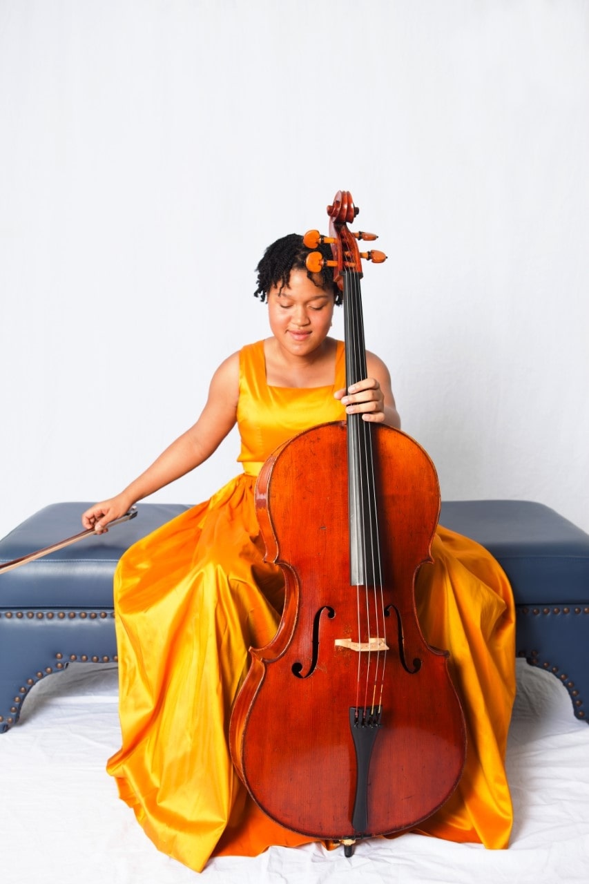 Sujari-sunny-yellow-cello.jpg